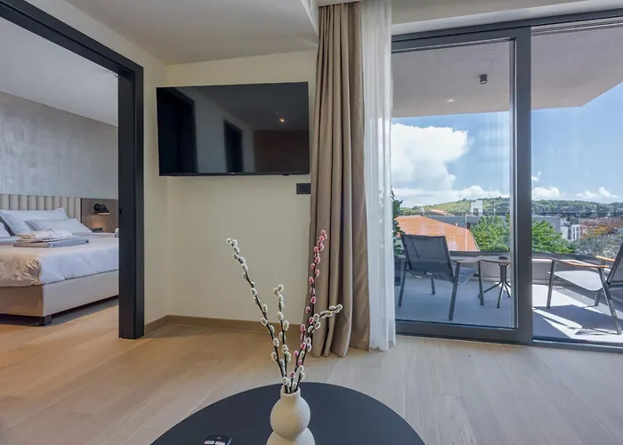 Level 5 - Adults Only 4*